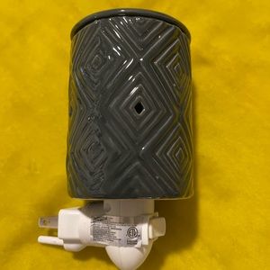 Ceramic wax burner plug-in